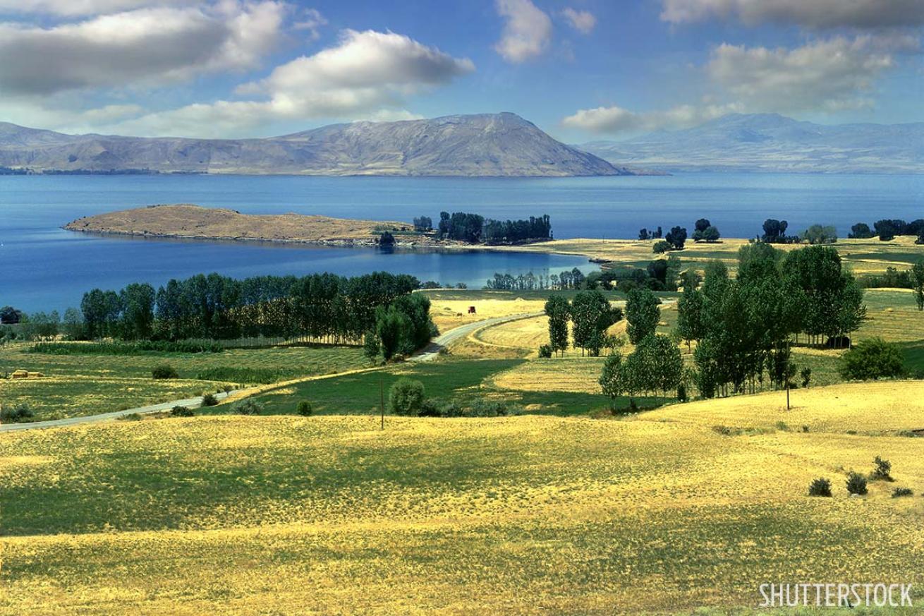 Ancient castle underwater ruins scuba diving Turkey Lake Van