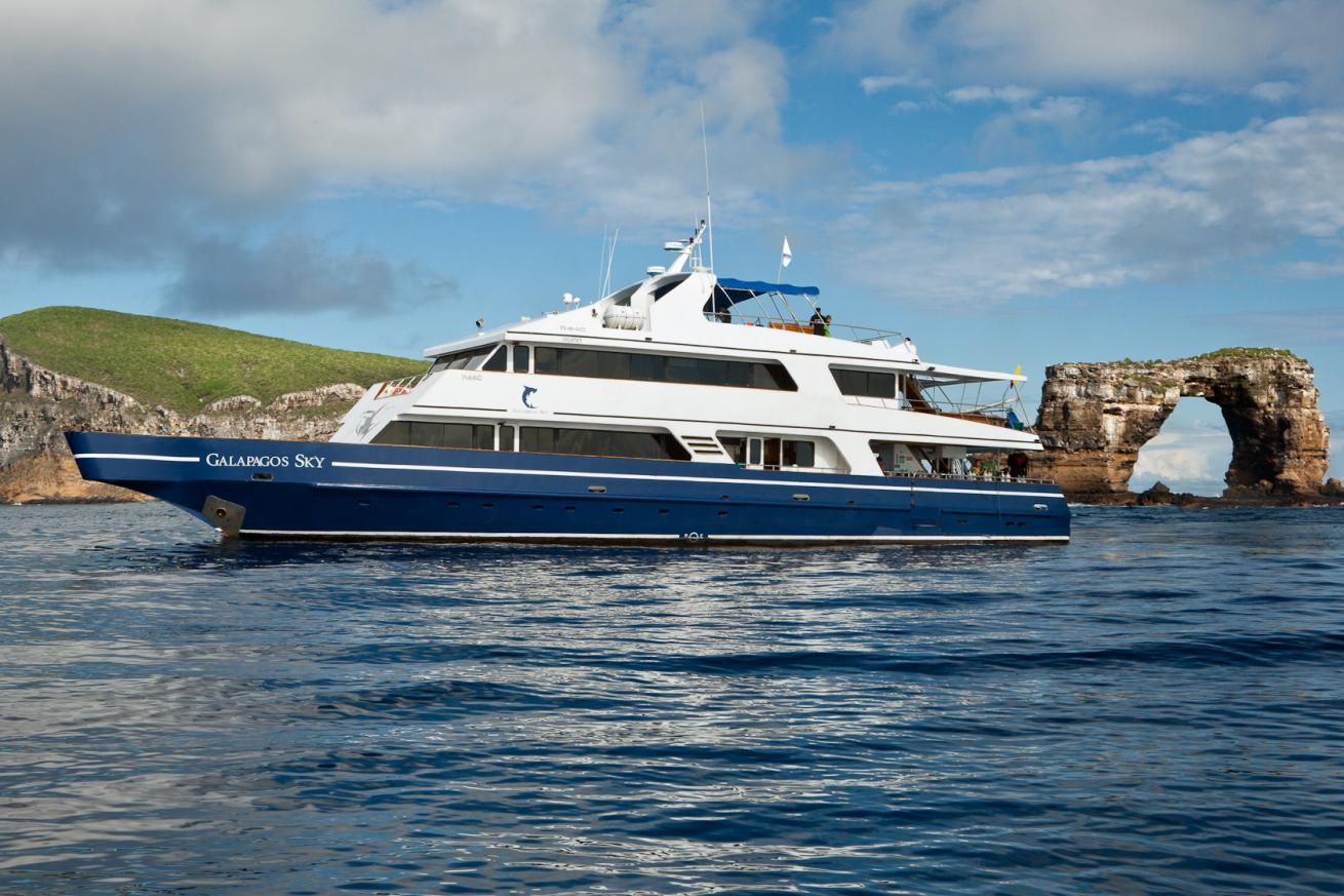 Galapagos sky liveaboard in darwin